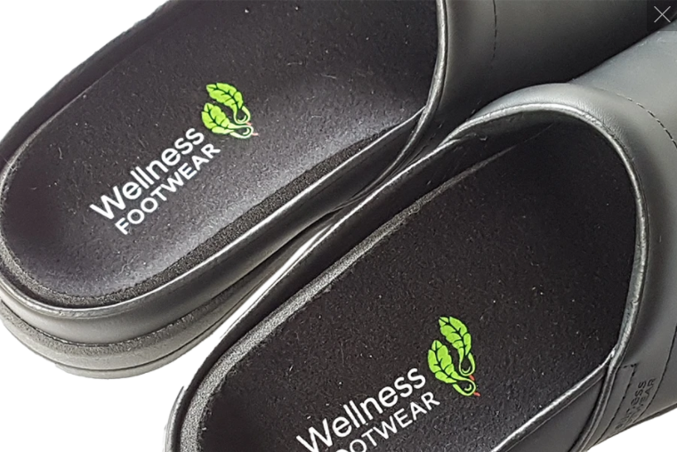 Wellness Faves Clogs - Black